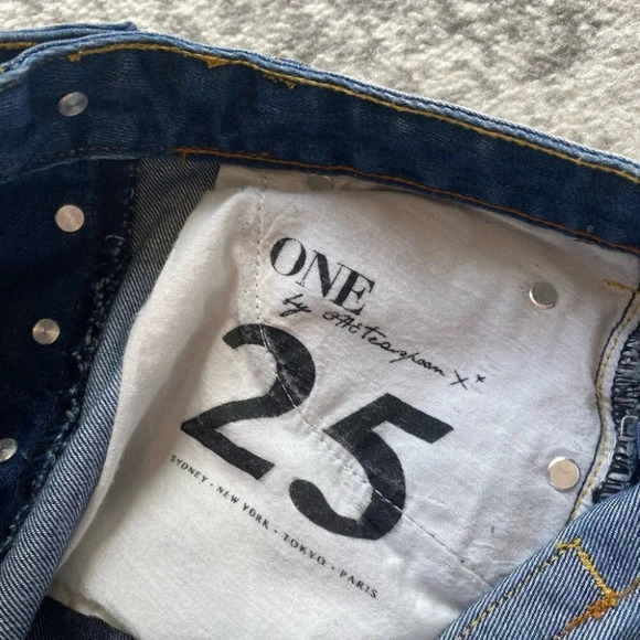 One by One Teaspoon Jean denim Skirt High Rise Fitted Mid Length distressed 25 - Picture 6 of 12